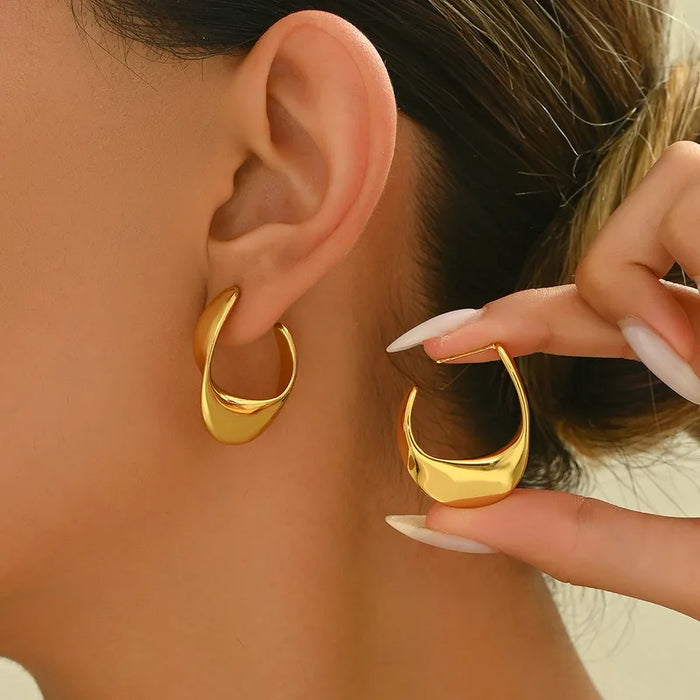 Luna Gold Curve Hoops