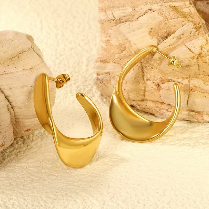 Luna Gold Curve Hoops
