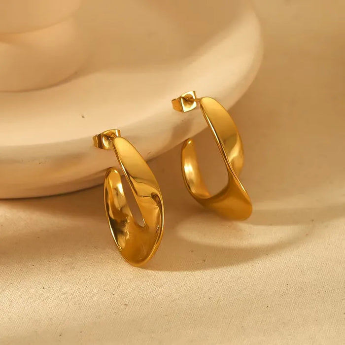 Luna Gold Curve Hoops